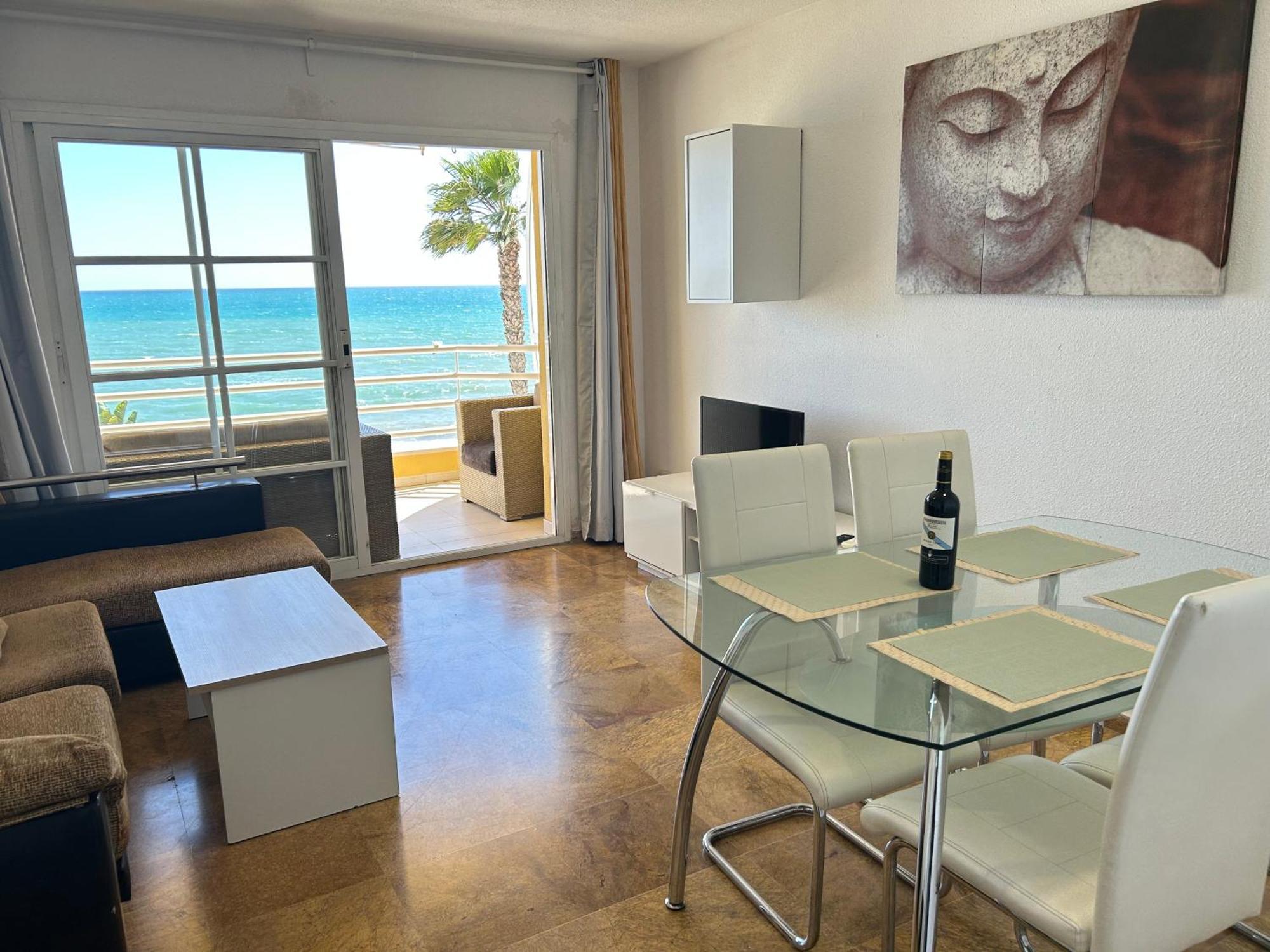 Apartamento Frente Al Mar,Primera Linea De Playa Rincón de la Victoria Dış mekan fotoğraf